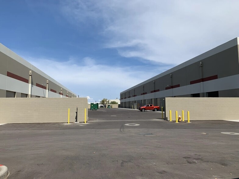 4141 N 36th St, Phoenix, AZ for lease - Building Photo - Image 2 of 11