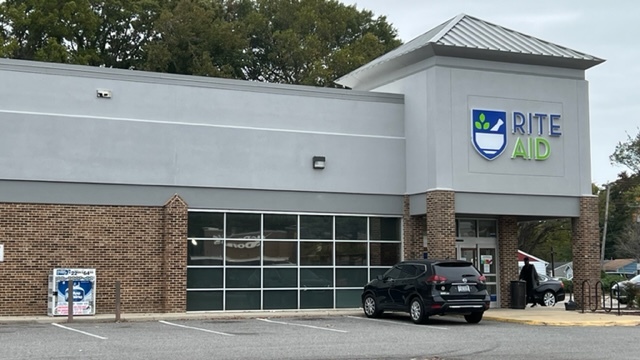 1533 E Pembroke Ave, Hampton, VA for lease - Building Photo - Image 1 of 24