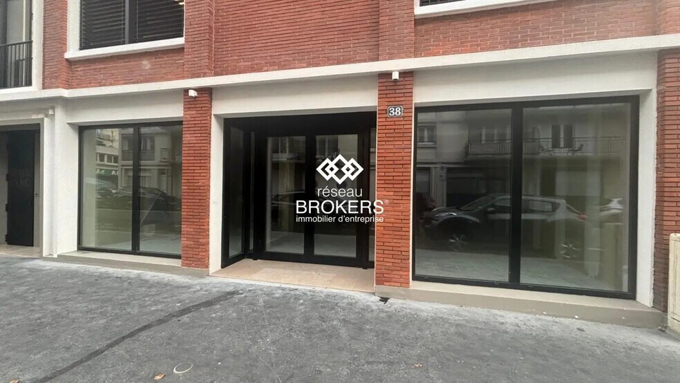 Flex in Le Havre for lease - Building Photo - Image 2 of 4