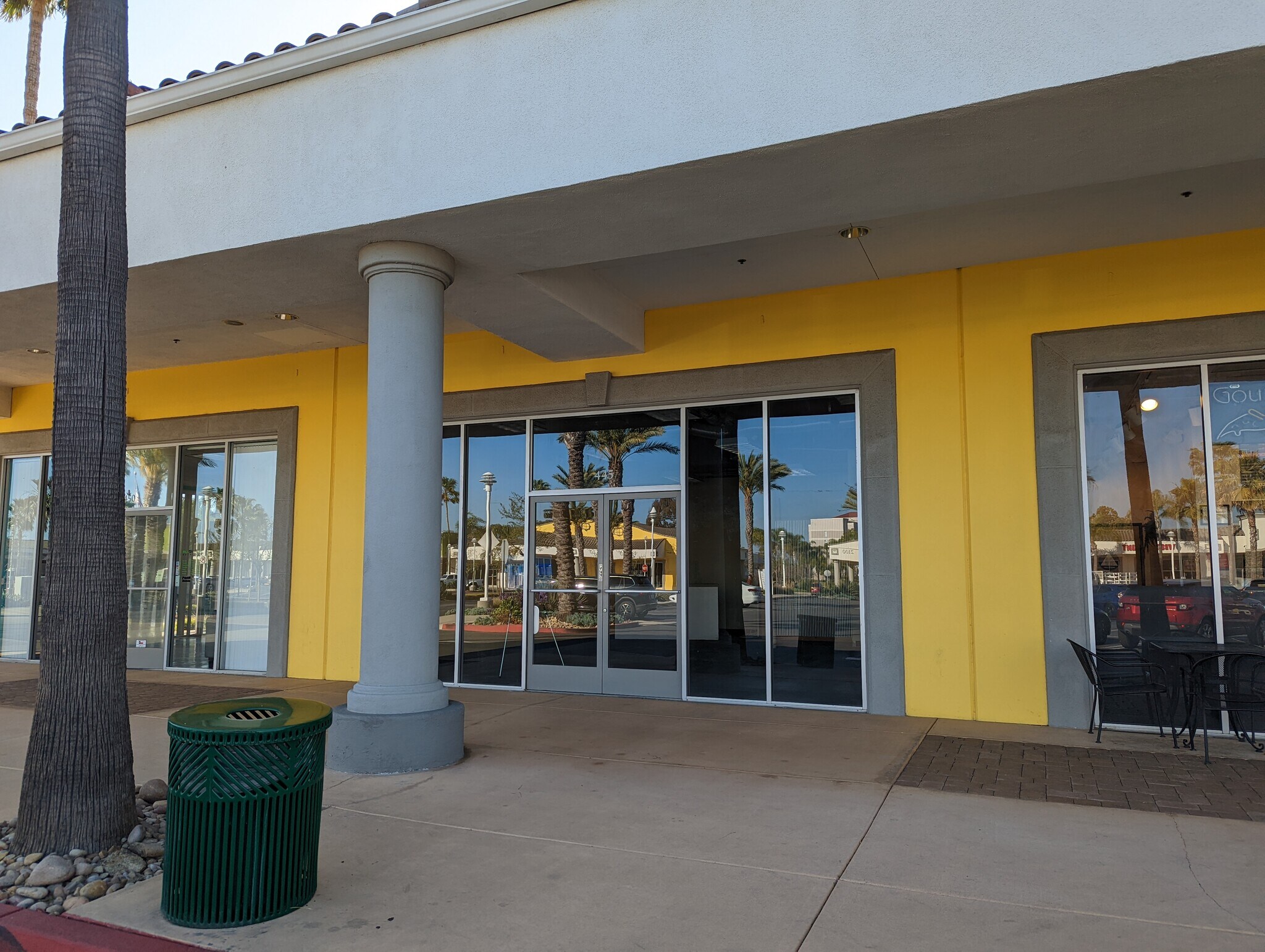 2200 Outlet Center Dr, Oxnard, CA 93030 The Palms