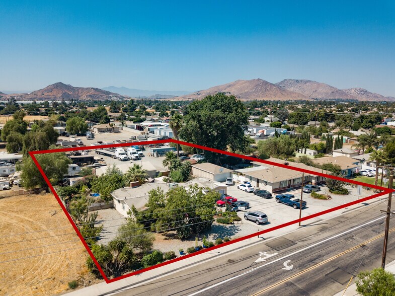 1863918661 Orange St, Bloomington, CA 92316