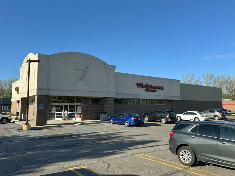 29200 6 Mile Rd, Livonia, MI for sale - Building Photo - Image 2 of 6
