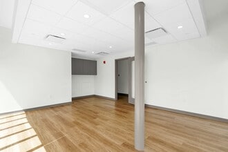 2106 E Main St, Bexley, OH for lease Interior Photo- Image 2 of 16