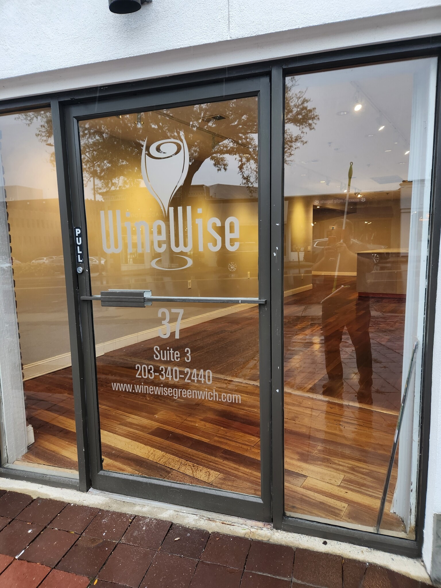 37 W Putnam Ave, Greenwich, CT for lease Lobby- Image 1 of 4