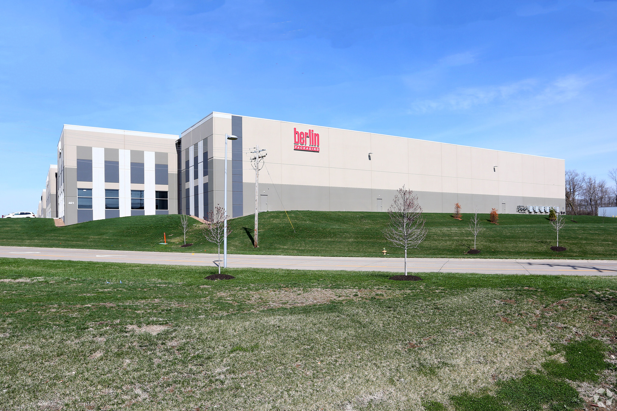 401 Hazelwood Logistics Center Dr, Hazelwood, MO for sale Primary Photo- Image 1 of 1