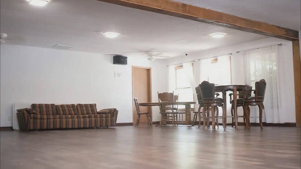 402 Mae Orr St, Enfield, IL for sale - Commercial Listing Video - Image 2 of 22