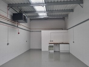 47-67 Peffer Pl, Edinburgh for lease Interior Photo- Image 2 of 3