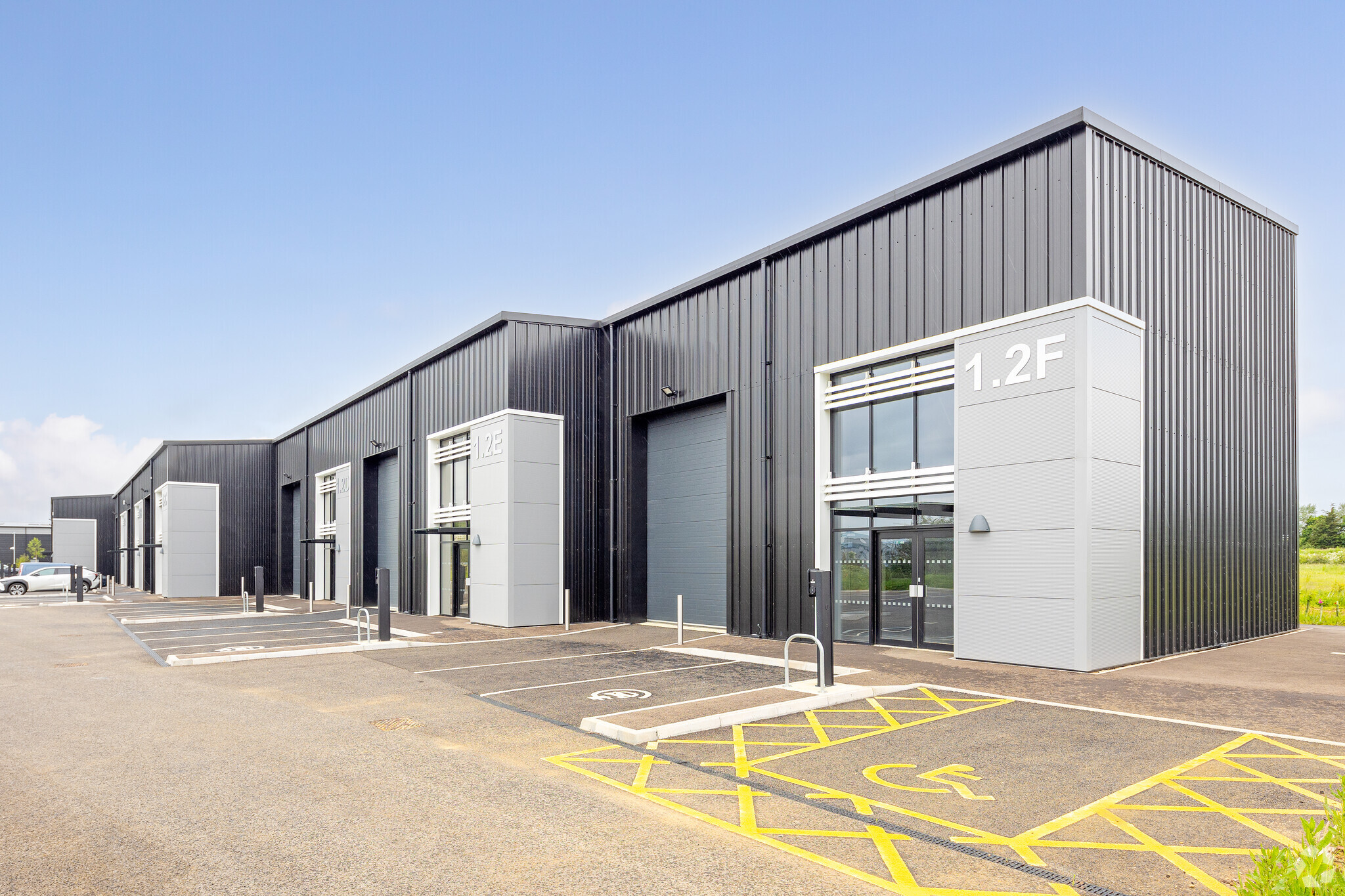 Pride Pky, Sleaford for lease Building Photo- Image 1 of 6