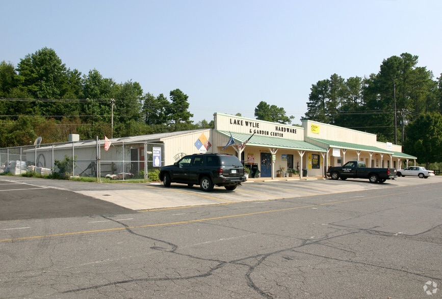 4076-4100 Charlotte Hwy, Lake Wylie, SC for lease - Building Photo - Image 2 of 6