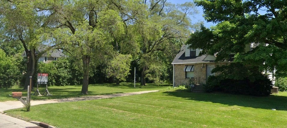 2007 S Green Bay Rd, Racine, WI for sale - Building Photo - Image 1 of 1