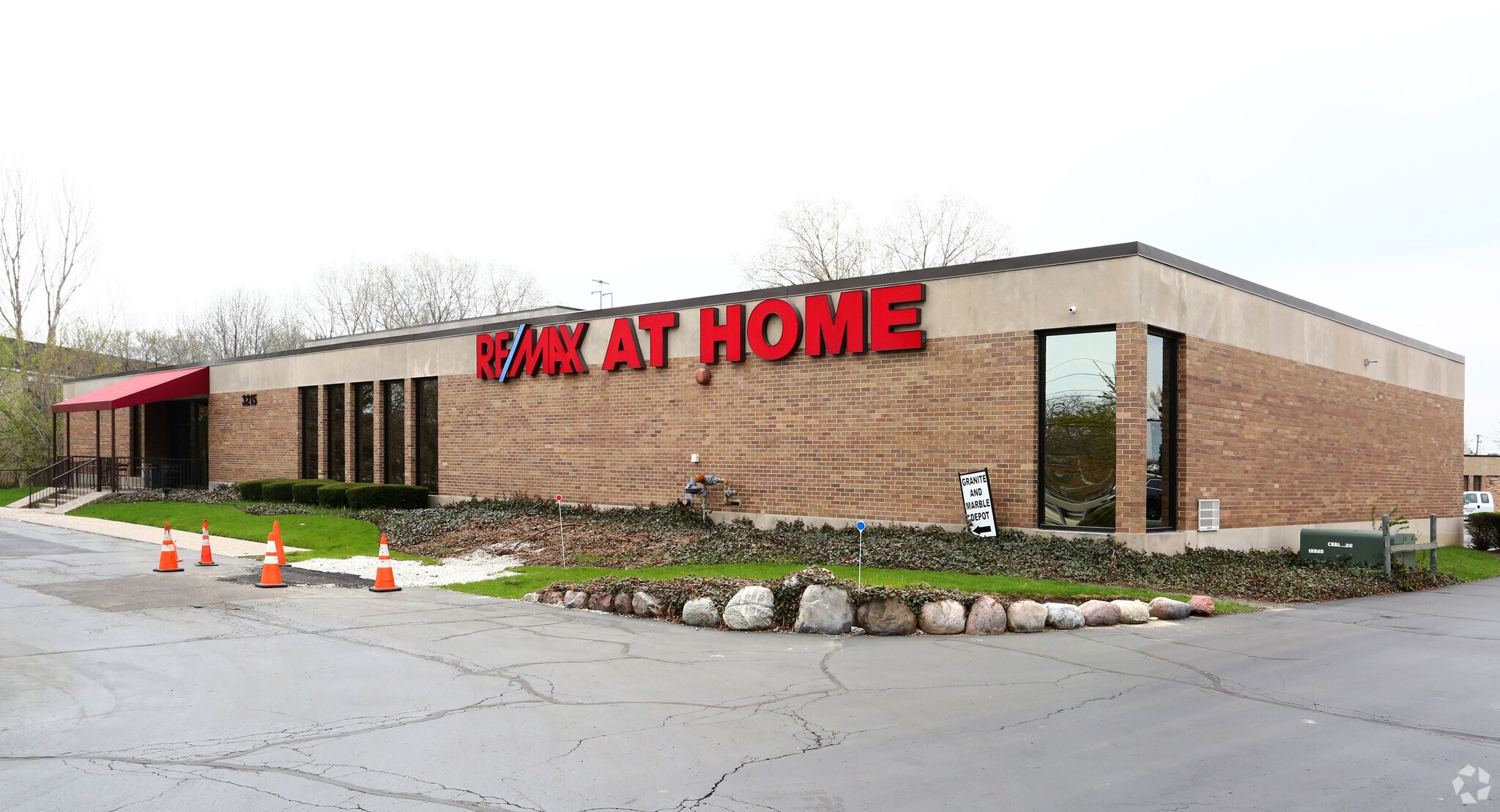 3215 Algonquin Rd, Rolling Meadows, IL for sale Primary Photo- Image 1 of 1