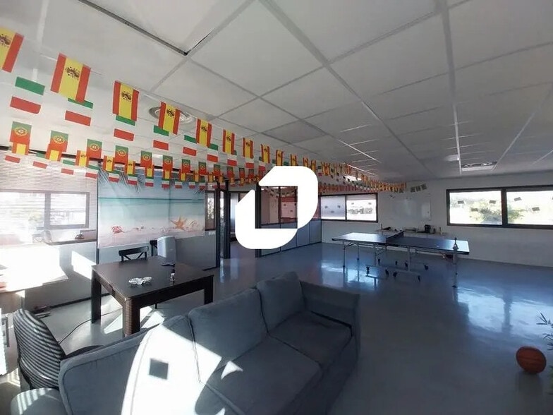 Office in Montpellier for lease - Interior Photo - Image 1 of 12