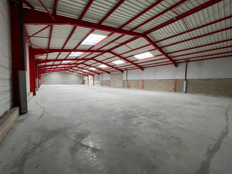 Industrial in Reims for lease - Interior Photo - Image 3 of 5