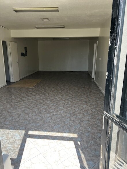 825 W Gardena Blvd, Gardena, CA for lease - Interior Photo - Image 3 of 6