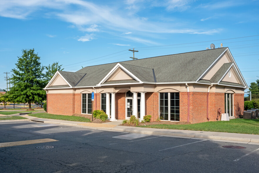 6130 Redwood Sq, Centreville, VA for lease - Building Photo - Image 3 of 4