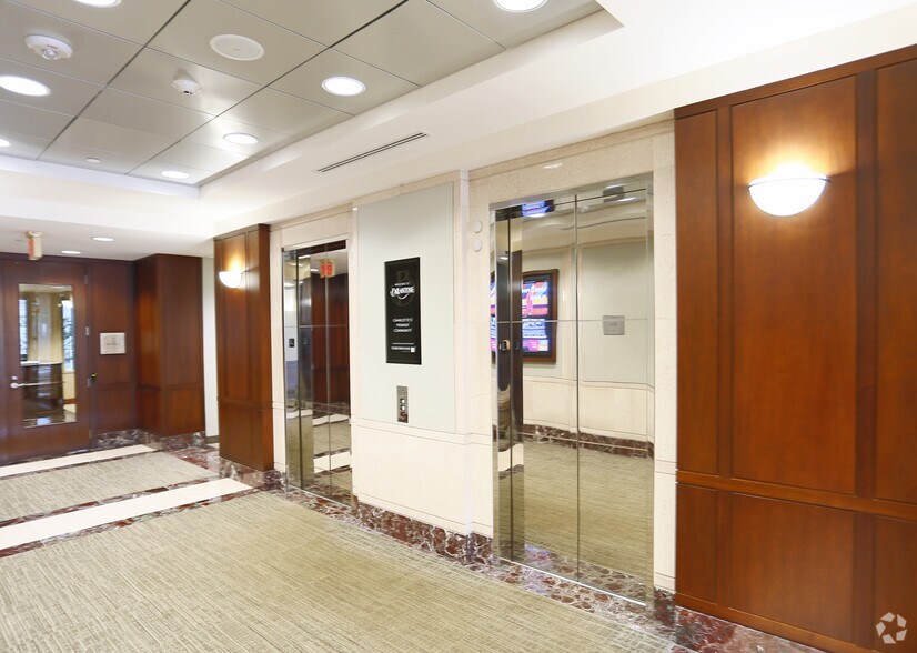 13777 Ballantyne Corporate Pl, Charlotte, NC for lease - Lobby - Image 2 of 6