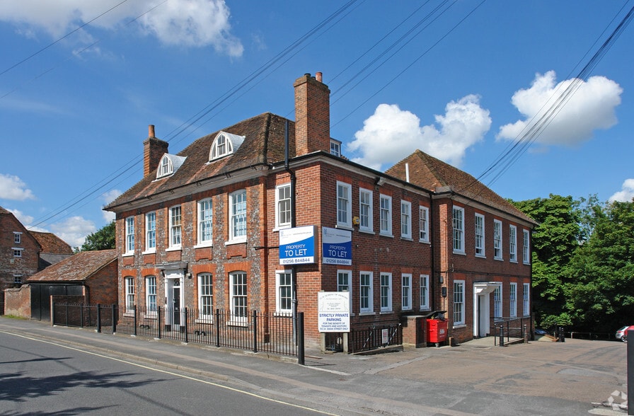 24 Swan St, Kingsclere for sale - Building Photo - Image 1 of 1