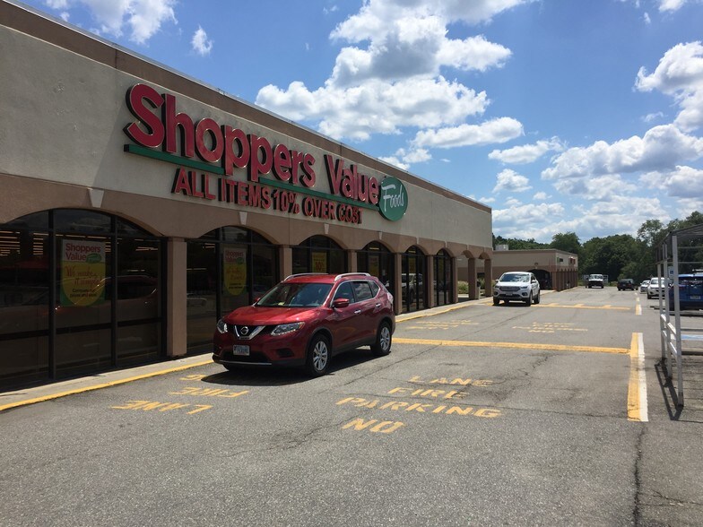 502 E Main St, Louisa, VA 23093 Triangle Plaza