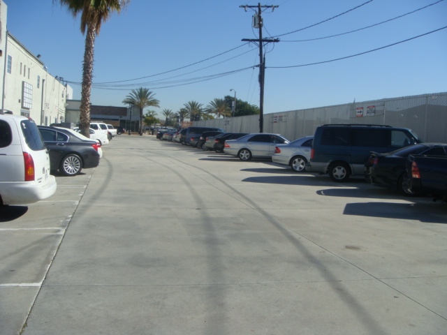 801-823 W Whittier Blvd, Montebello, CA for lease - Building Photo - Image 3 of 6