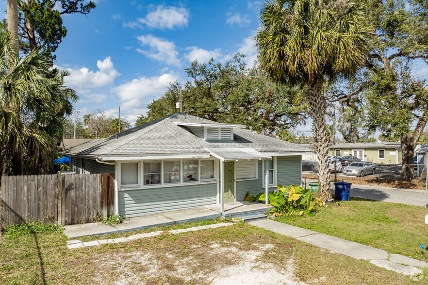 7810 N Van Dyke Plz, Tampa, FL for sale - Primary Photo - Image 1 of 5