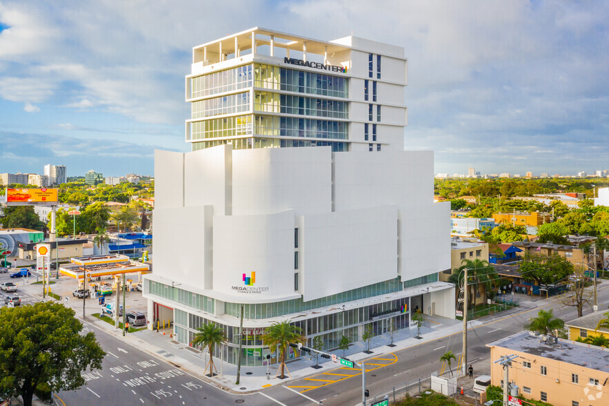 420 SW 7th St, Miami, FL for lease - Primary Photo - Image 1 of 35