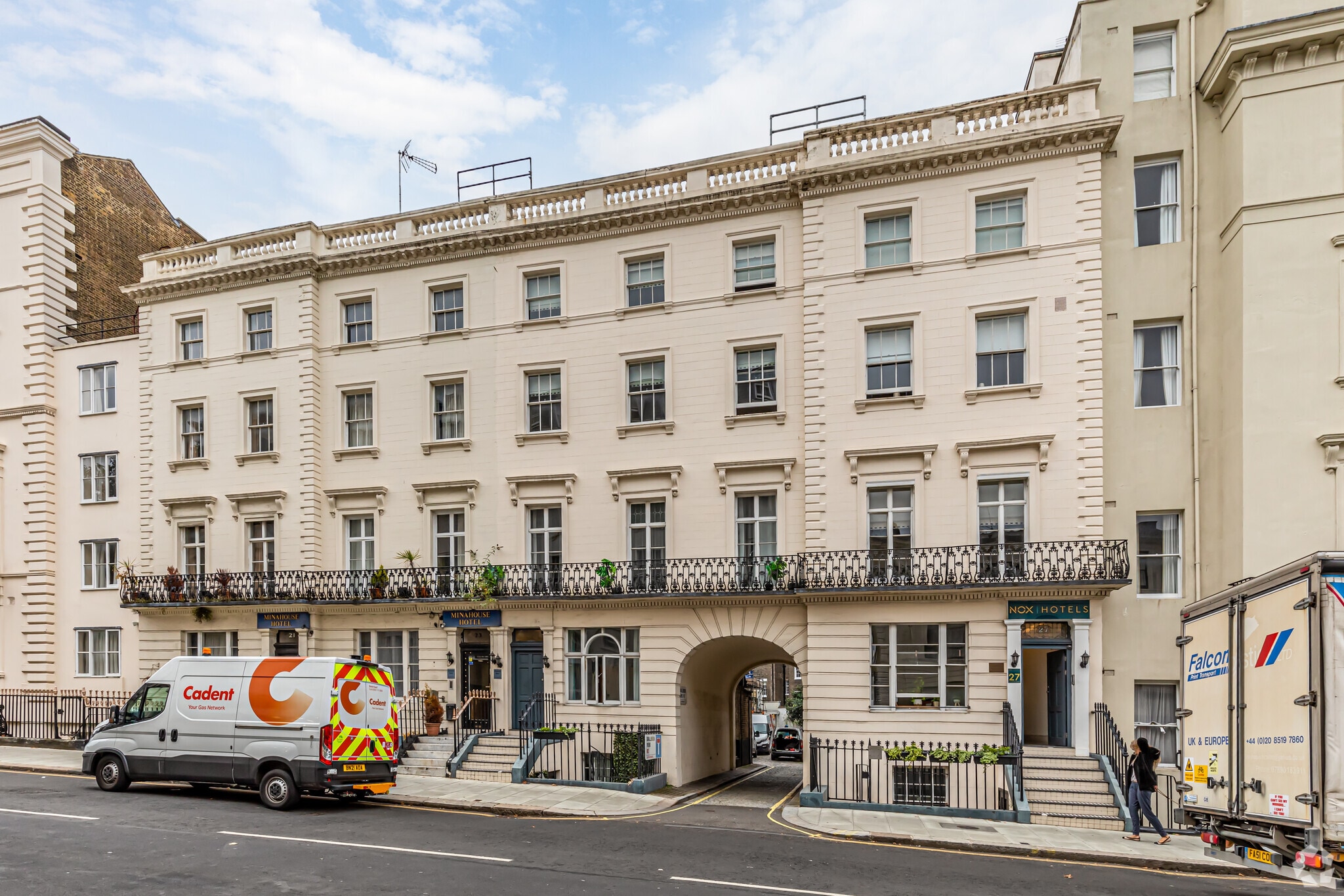 21-23 Craven Rd, London for sale Primary Photo- Image 1 of 1
