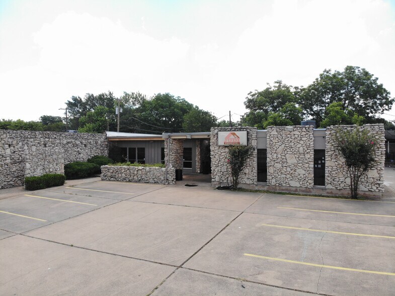 6145 Wedgwood Dr, Fort Worth, TX 76133