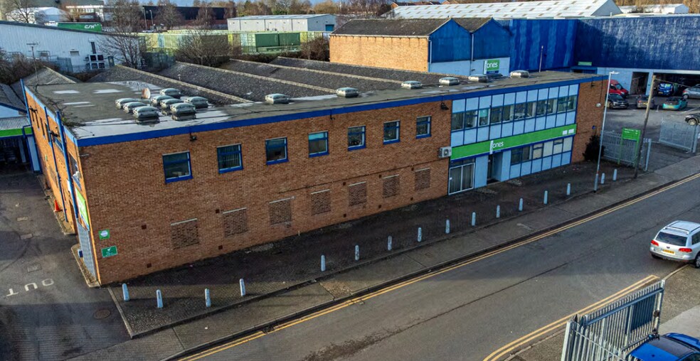 Heathfield Way, Northampton for sale - Building Photo - Image 2 of 4