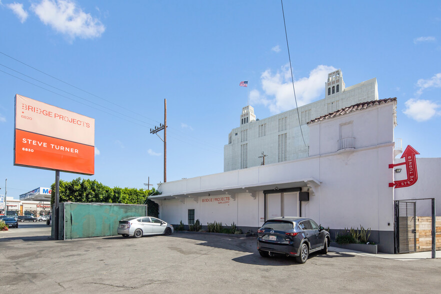 6820-6830 Santa Monica Blvd, Los Angeles, CA for sale - Building Photo - Image 2 of 15