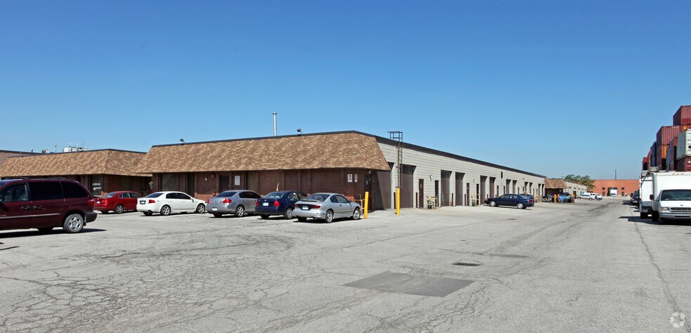 1585 Britannia Rd E, Mississauga, ON for lease - Primary Photo - Image 1 of 2