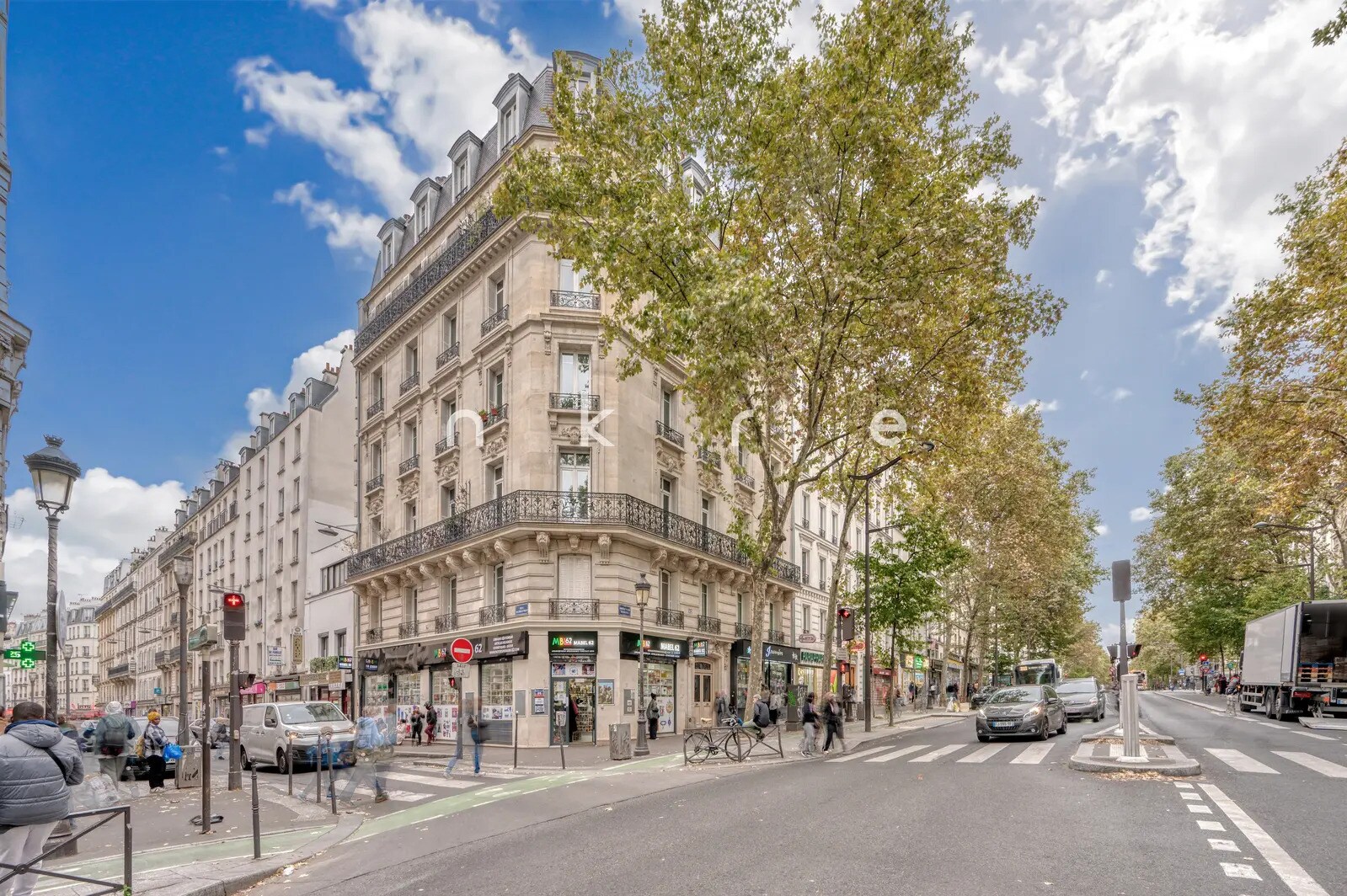 Office in Paris for lease Building Photo- Image 1 of 14