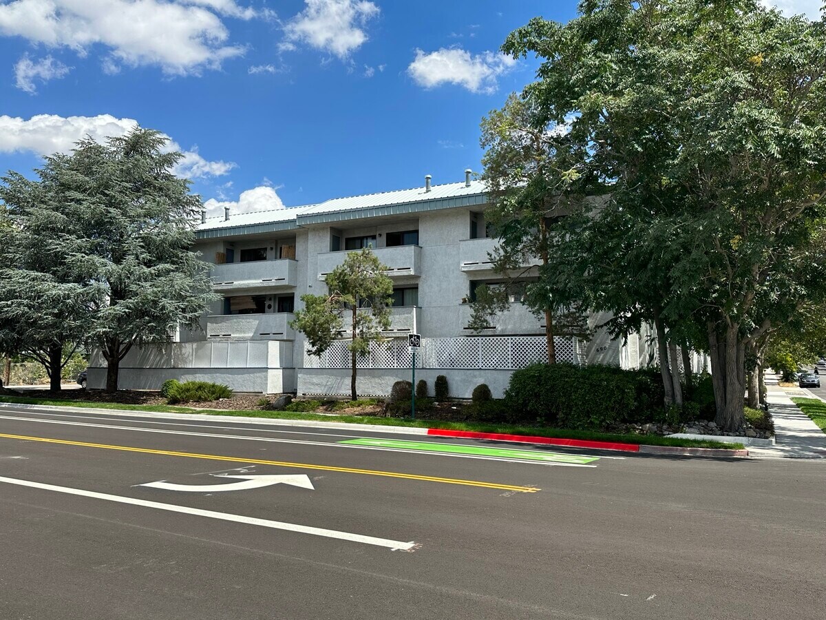 690 Ave, Reno, NV 89502