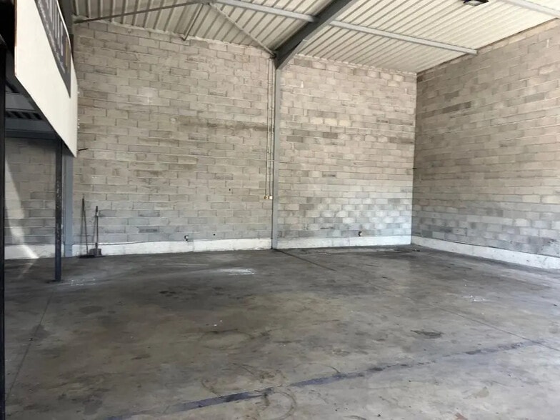 Industrial in La Seyne-sur-Mer for lease - Interior Photo - Image 1 of 4