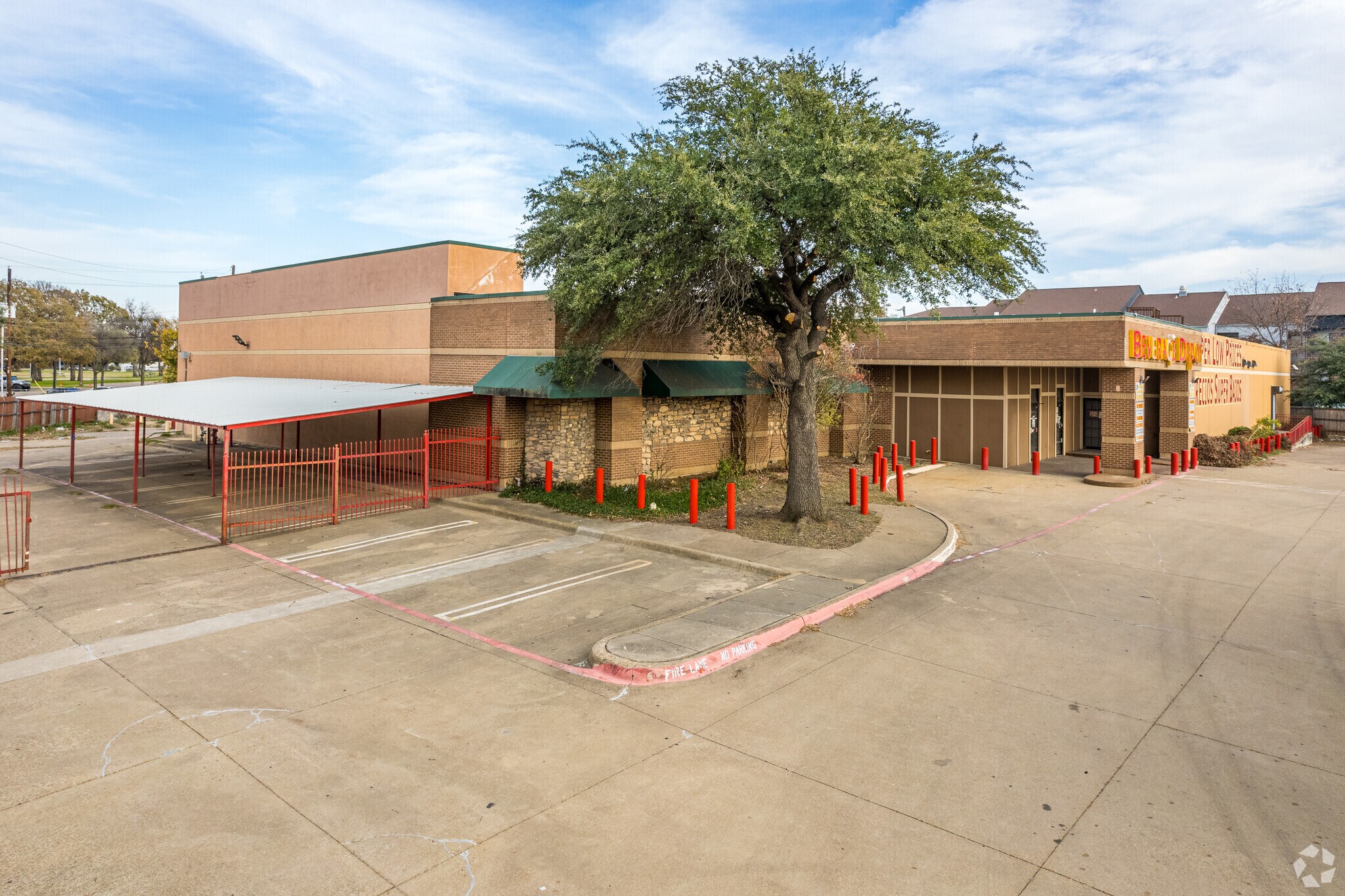 2377 Stemmons Trl, Dallas, TX for sale Building Photo- Image 1 of 1