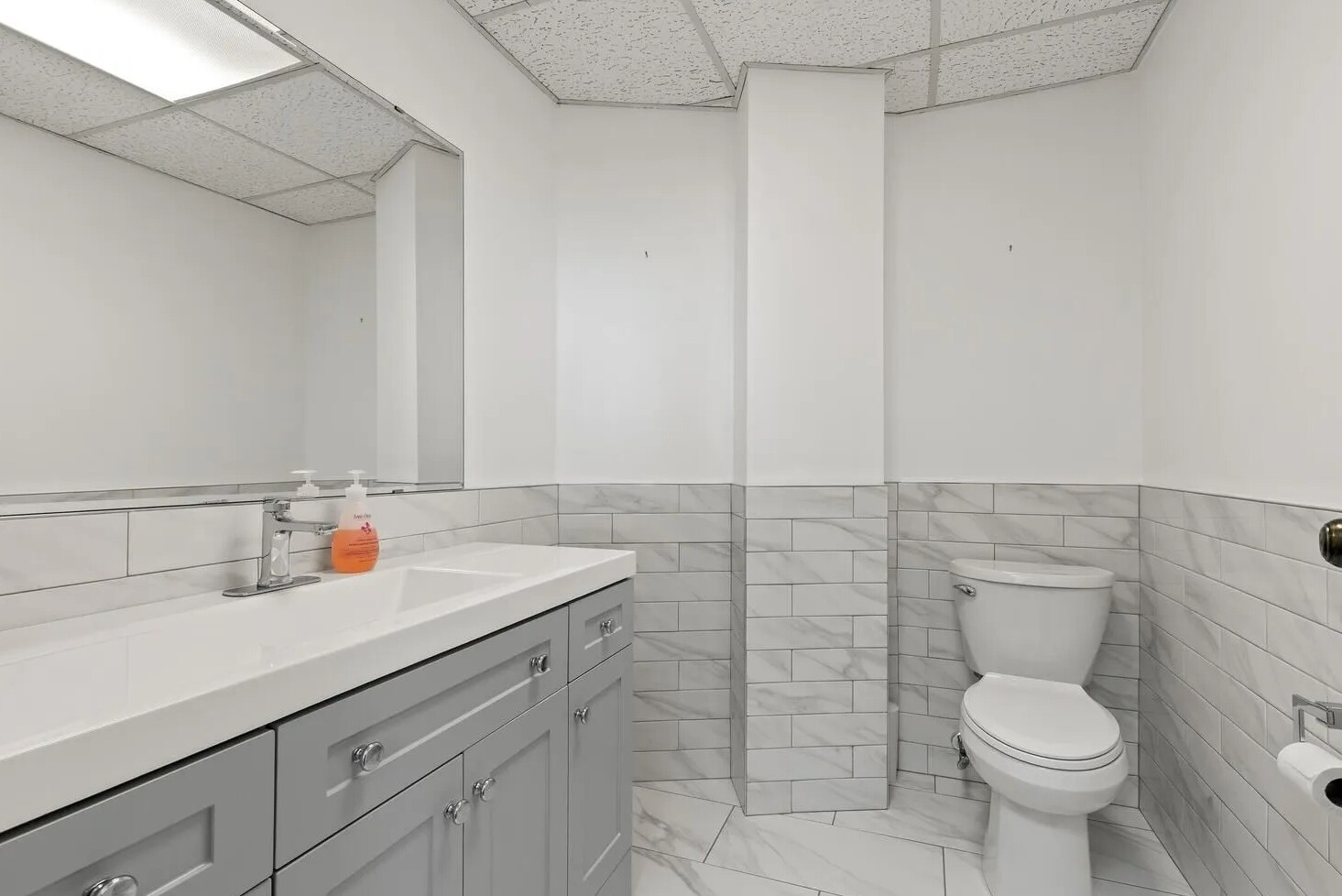 696 Hamilton Rd, London, ON for lease Interior Photo- Image 1 of 16