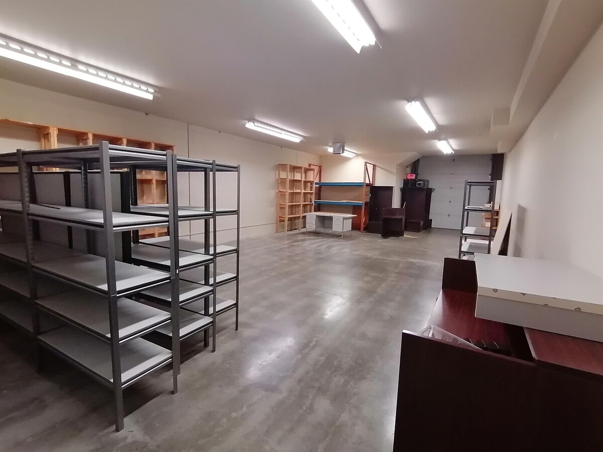 6660 Graybar Rd, Richmond, BC V6W 0A5 - Unit 100 -  - Interior Photo - Image 1 of 8