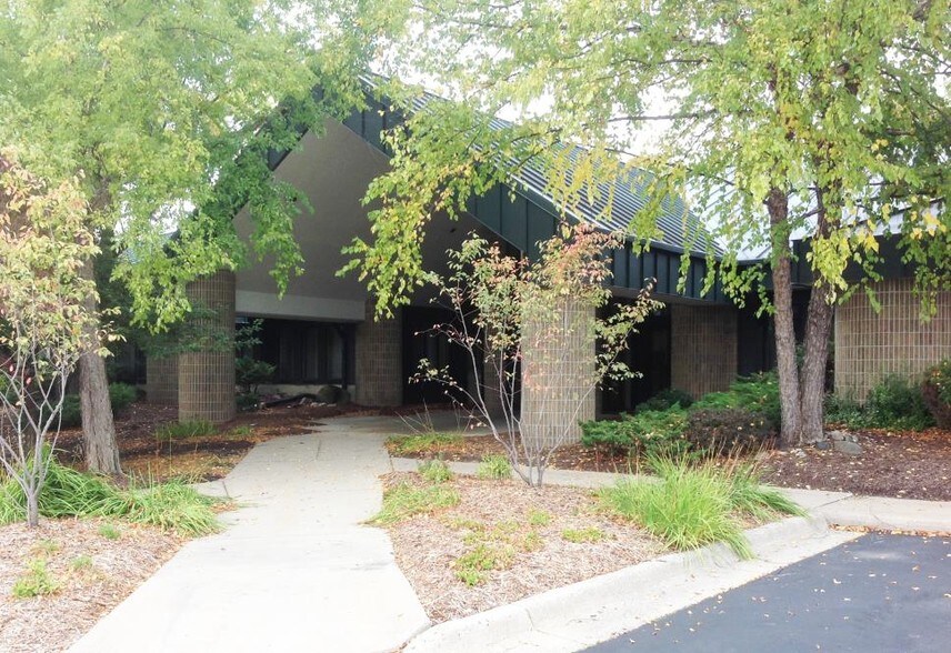 2121 University Park Dr, Okemos, MI for sale - Building Photo - Image 1 of 1