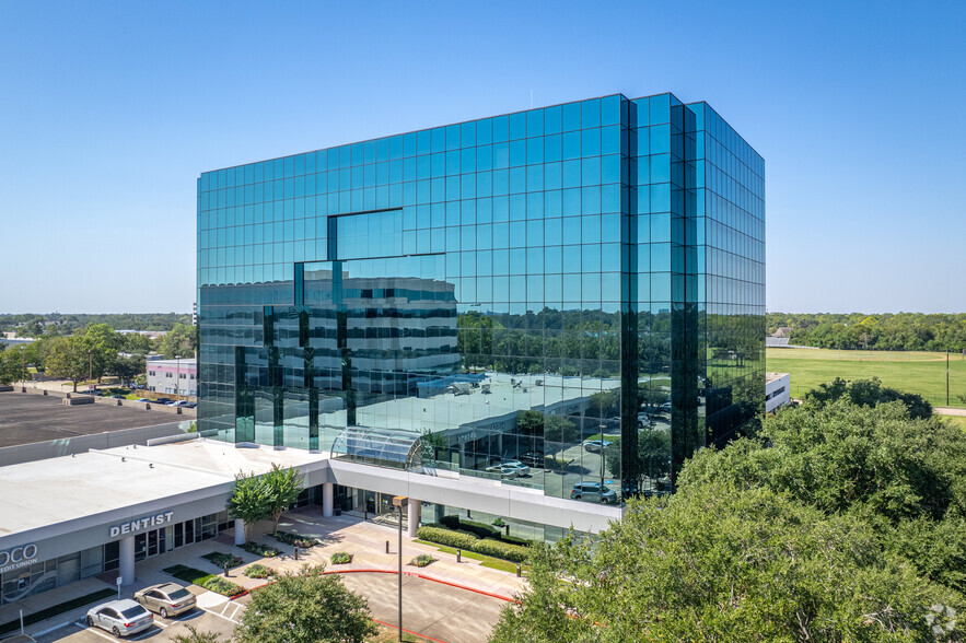 2525 Bay Area Blvd, Houston, TX for lease - Building Photo - Image 1 of 42