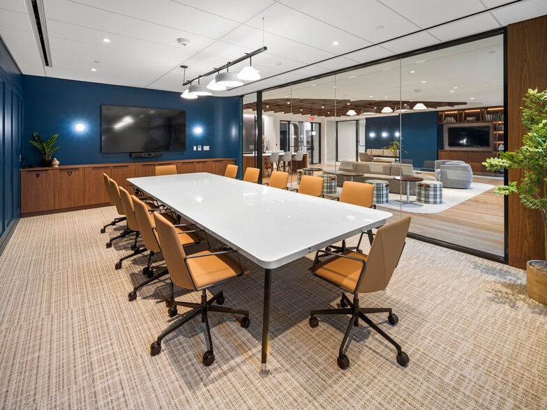 901 N Glebe Rd, Arlington, VA for lease - Interior Photo - Image 2 of 4