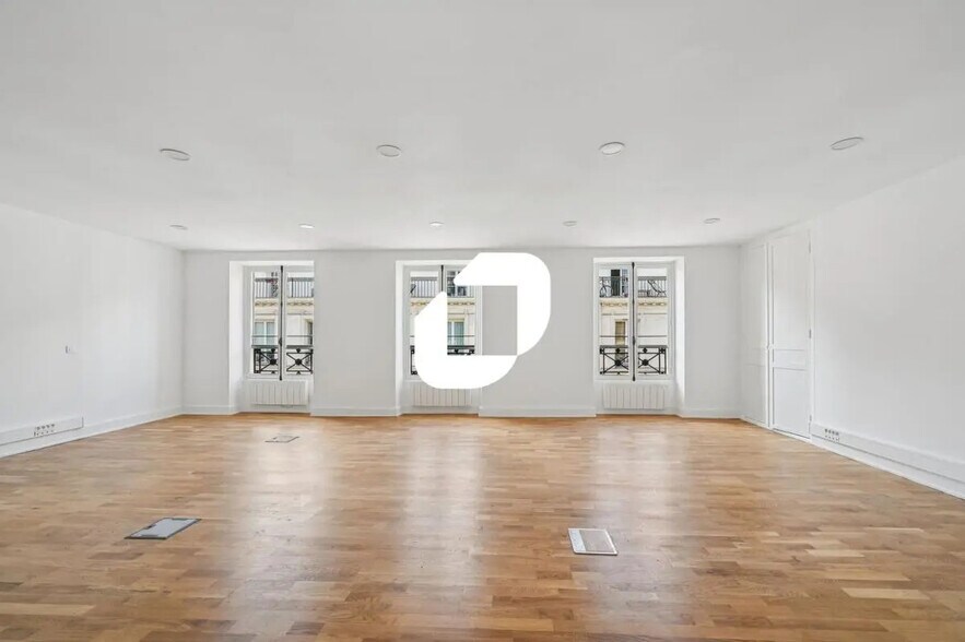 Office in Paris for lease - Interior Photo - Image 2 of 17