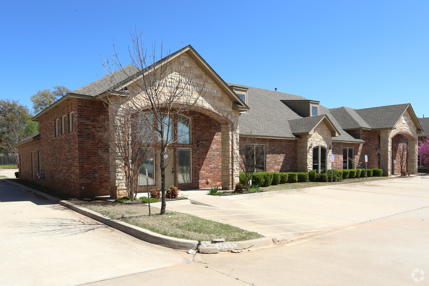 1712 S Post Rd, Midwest City, OK for sale - Building Photo - Image 2 of 17