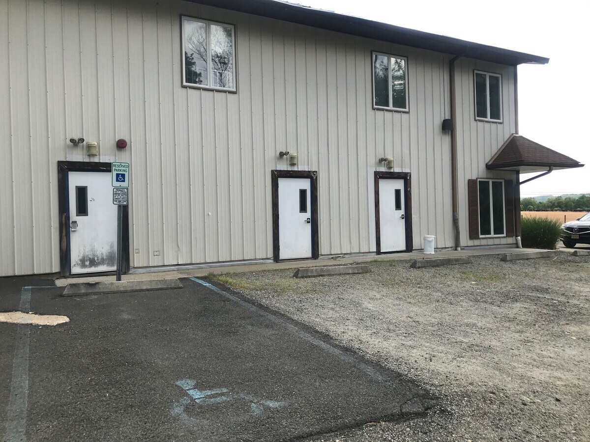 6 Bartley Chester Rd, Flanders, NJ 07836