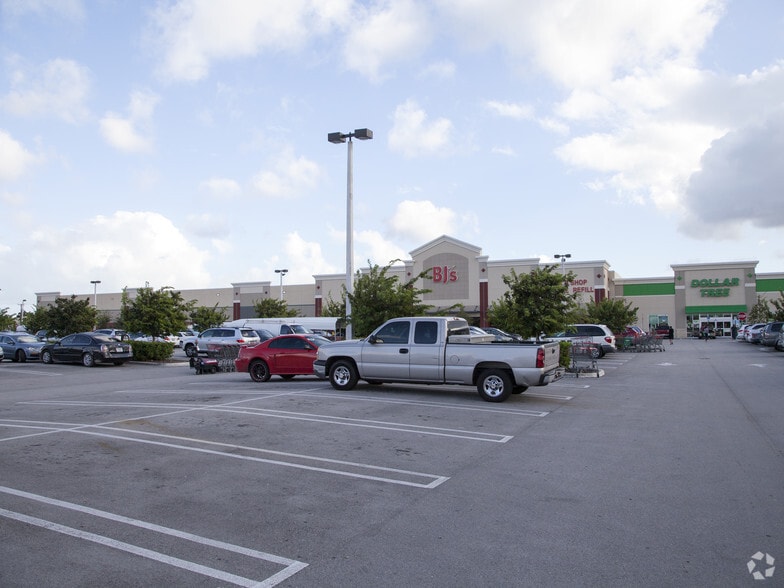 7090-7010 SW 24th St, Miami, FL for lease - Building Photo - Image 1 of 15