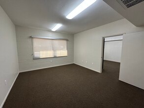 1818 Industrial Rd, Las Vegas, NV for lease Interior Photo- Image 2 of 4