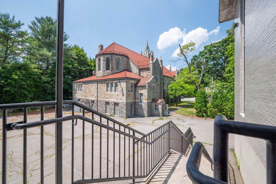 85 Pulaski Portfolio portfolio of 2 properties for sale on LoopNet.com - Building Photo - Image 3 of 24