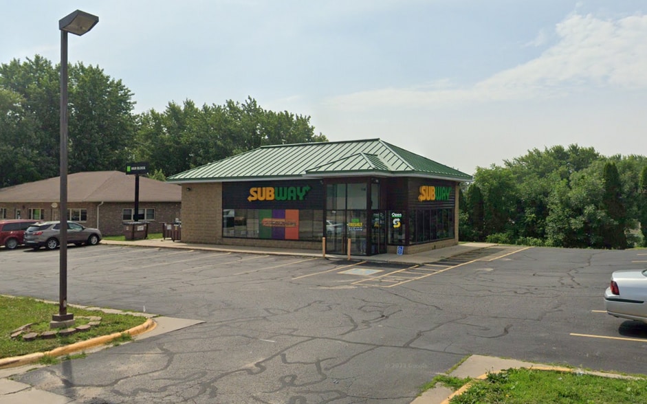 Portfolio of 4 Subways near Rochester,MN portfolio of 3 properties for sale on LoopNet.com - Building Photo - Image 2 of 6