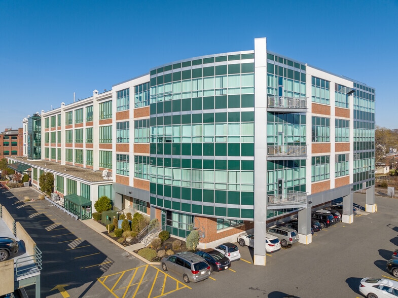200 Boston Ave, Medford, MA for lease - Building Photo - Image 1 of 12