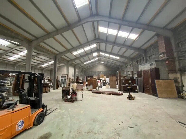 Office in Seclin for lease - Interior Photo - Image 2 of 8