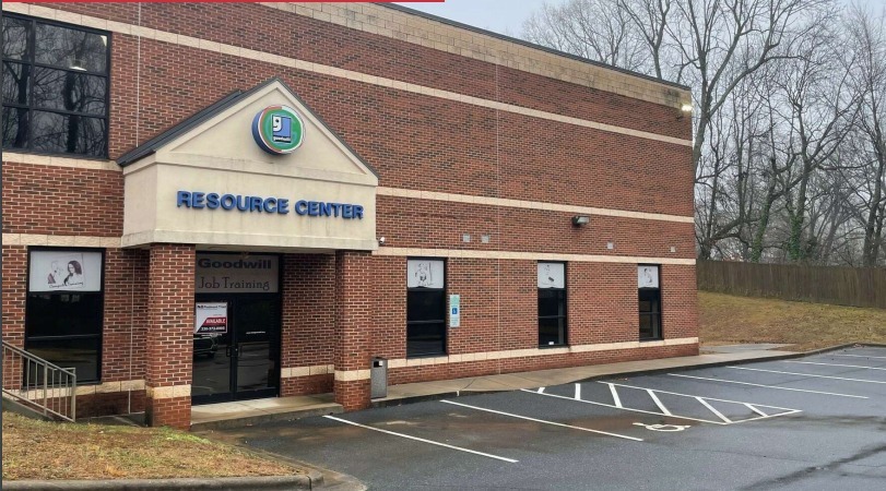 1064 E Dixie Dr, Asheboro, NC for lease - Primary Photo - Image 1 of 1