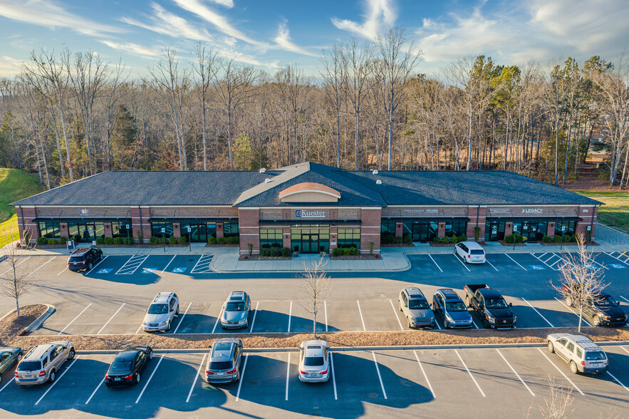 127 Ben Casey Dr, Fort Mill, SC for lease - Building Photo - Image 1 of 4